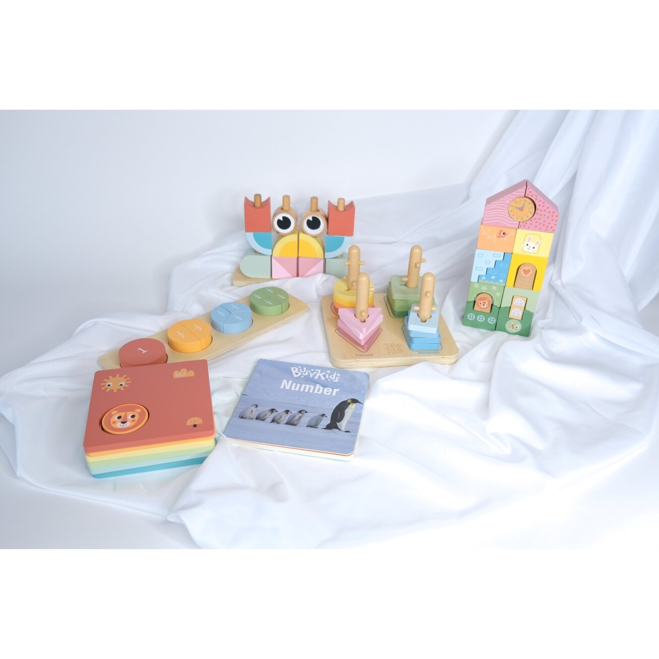 BusyKids Montessori žaislų rinkinys vaikams 24–36 mėn. – 69 vnt. 2